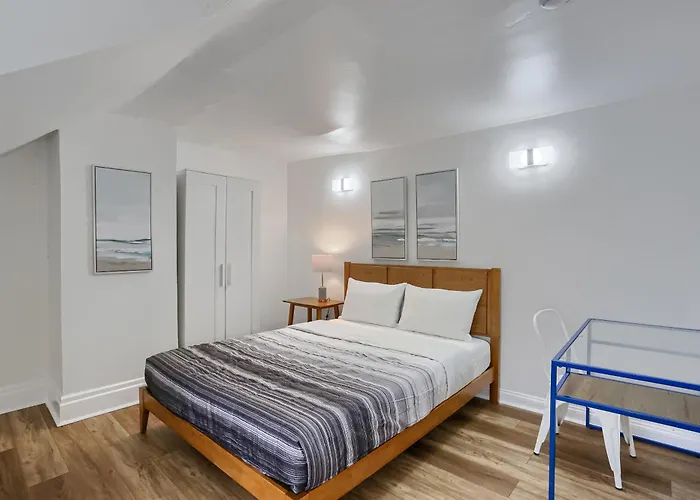 Troy Hill 2c Modern Private Bedroom With Shared Bathroom